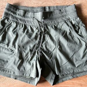 The North Face Olive Green Apparel Shorts Size Small